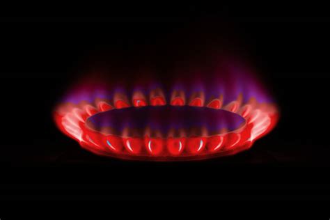 reddish flame gas stove